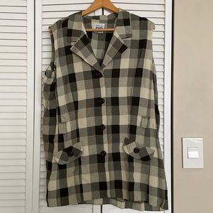 LIKE NEW Women’s Button Down Shirt